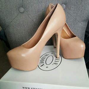 Steve Madden Deja Vu